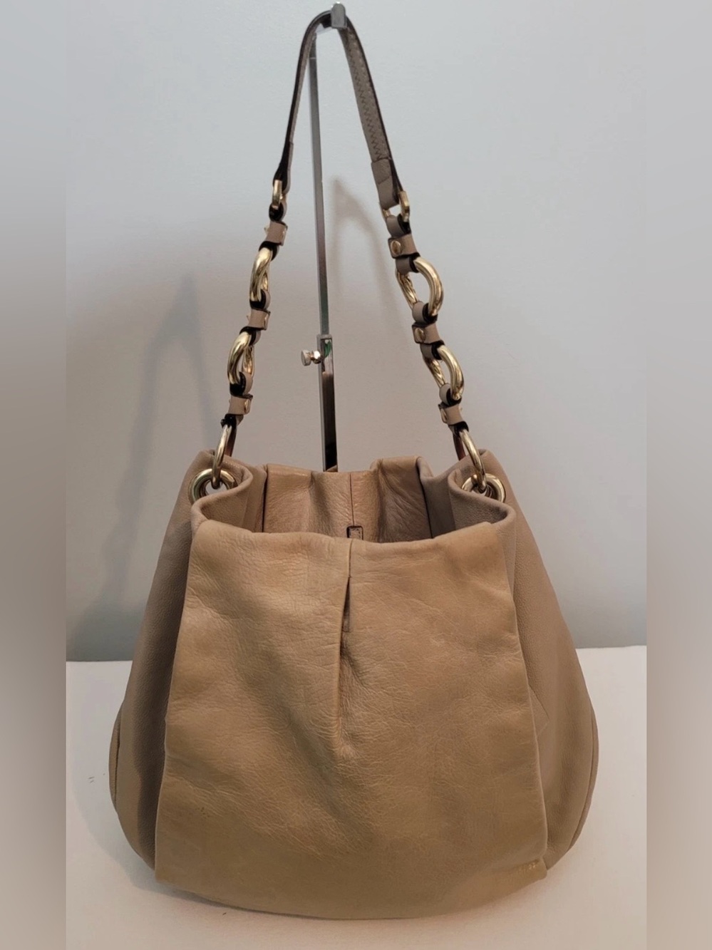 Vince Camuto Leather Hobo Shoulder Bag Taupe Tan Chain Accent Boho Y2K